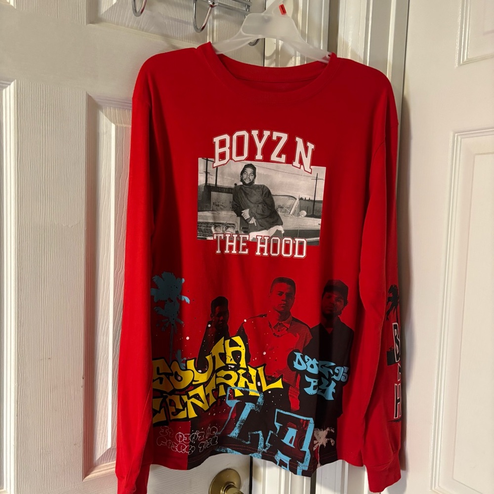 Red Graphic Mens/Youth Long Sleeve Shirt Size Medium